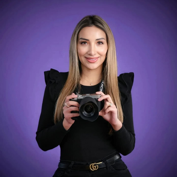 Photographer Charlot González