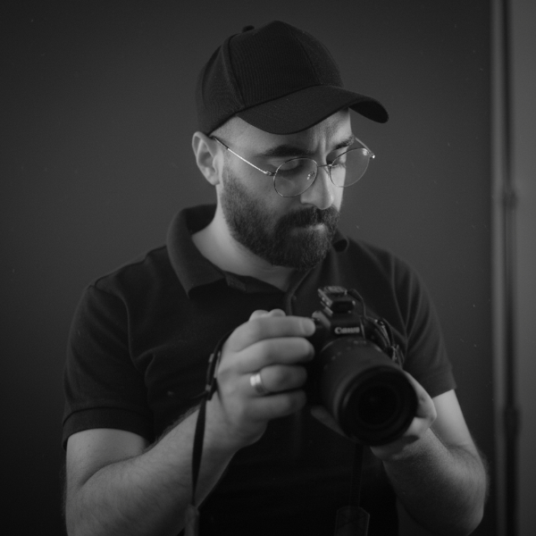 Photographer Noureddin Abdulbari